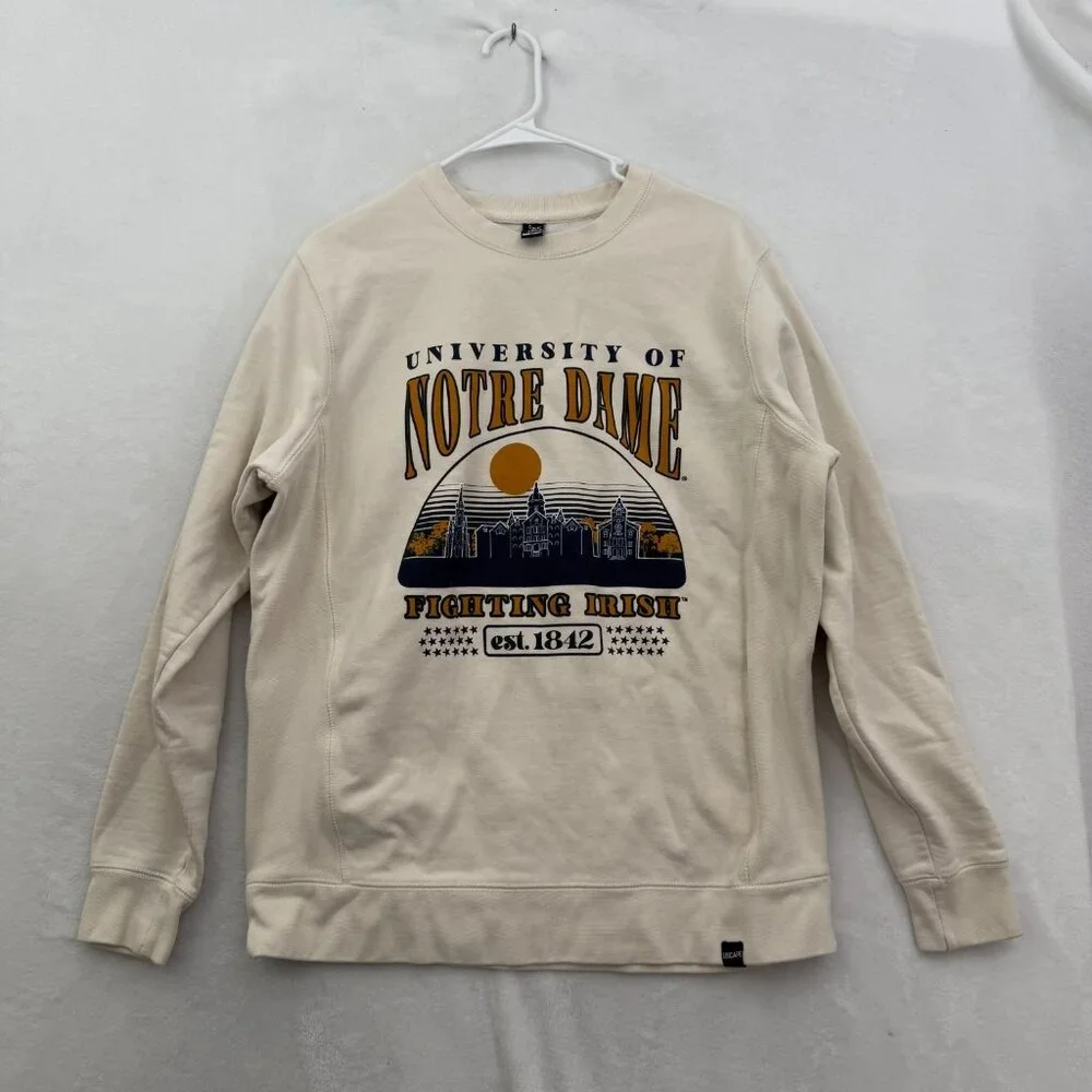 Notre Dame University Sweatshirt Mens M Cream Fleece Pullover Crewneck
